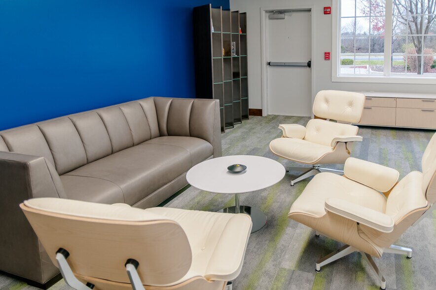 More Photos Of 15755 N Pointe Blvd, Noblesville Medical For Sale