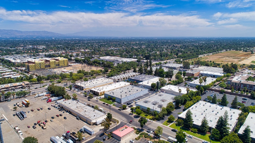 More Photos Of 6400 Variel Ave, Woodland Hills Manufacturing For Lease