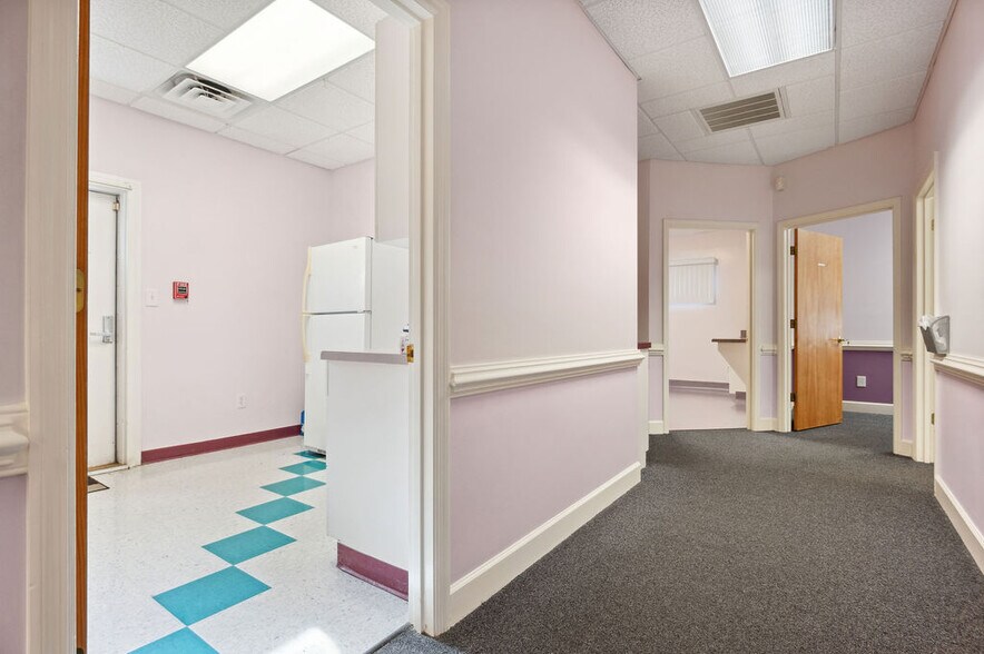 More Photos Of 43 Office Park Dr, Jacksonville Medical For Lease