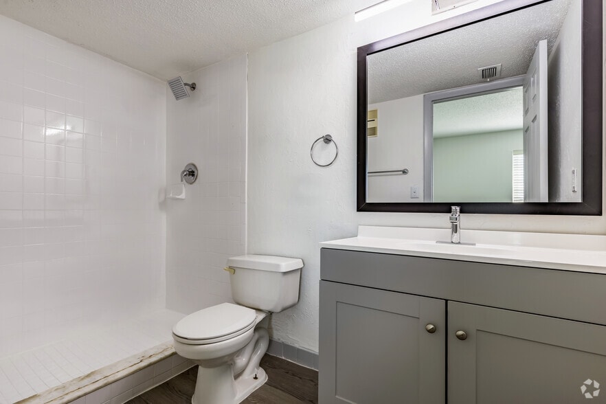 More Photos Of 120 47th Ave N, Saint Petersburg Apartments For Sale