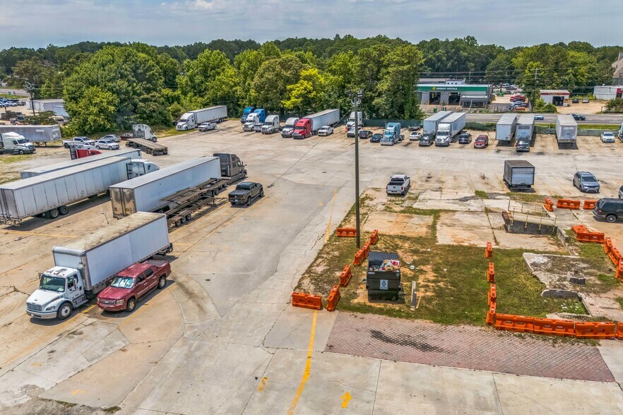 More Photos Of 7414 Jonesboro Rd, Jonesboro Land For Lease