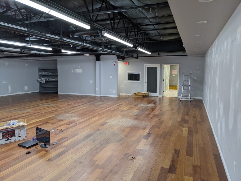 More Photos Of 230 Marion Ave, Linden Research And Development For Sale