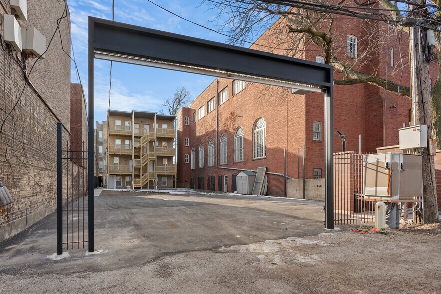 More Photos Of 1710 W Lunt Ave, Chicago Apartments For Sale