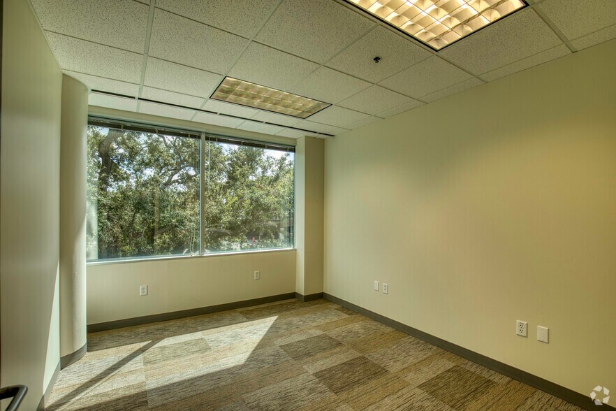 More Photos Of 600 N Westshore Blvd, Tampa Office For Lease