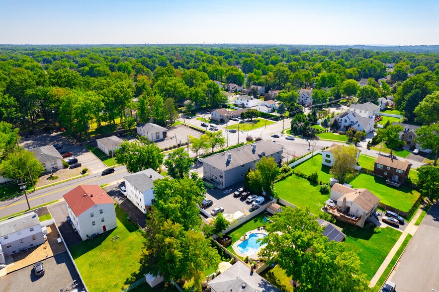 More Photos Of 800 Inman Ave, Colonia General Retail For Lease