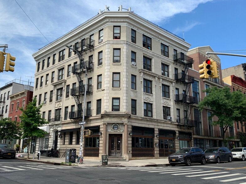 More Photos Of 292-296 Bedford Ave, Brooklyn Apartments For Lease