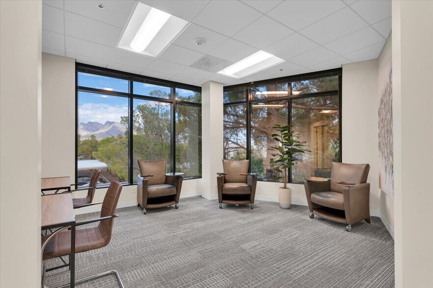 More Photos Of 1635 Village Center Cir, Las Vegas Coworking Space
