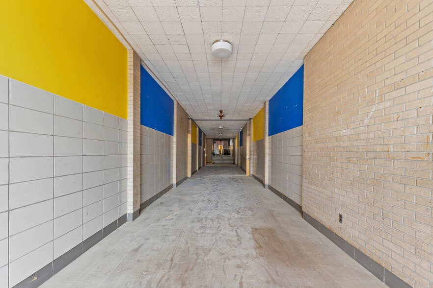 More Photos Of 26123 McDonald St, Dearborn Heights Religious Facility For Lease