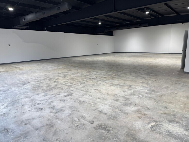 More Photos Of 5780 Dorchester Rd, Charleston Warehouse For Lease