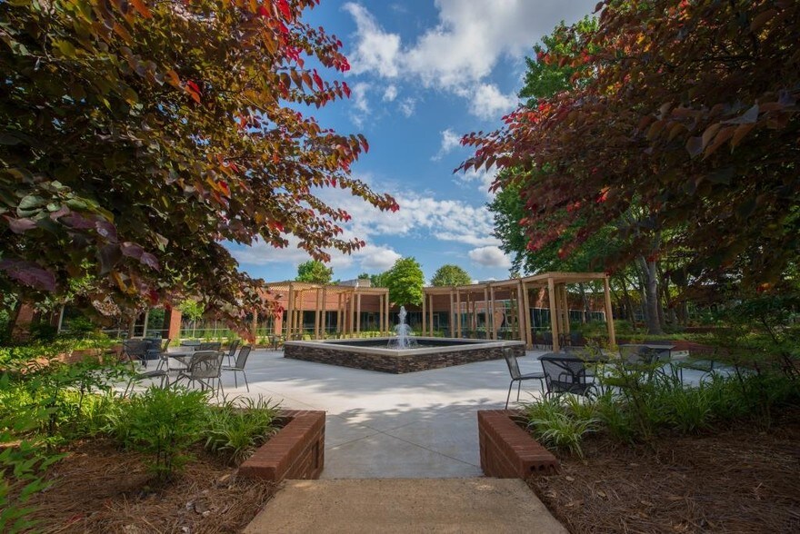 More Photos Of 8301 University Executive Park Dr, Charlotte Office For Lease