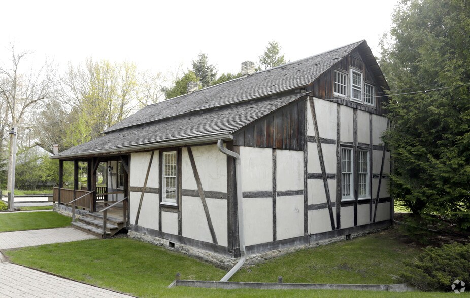 More Photos Of 14135 N Cedarburg Rd, Mequon Office For Lease