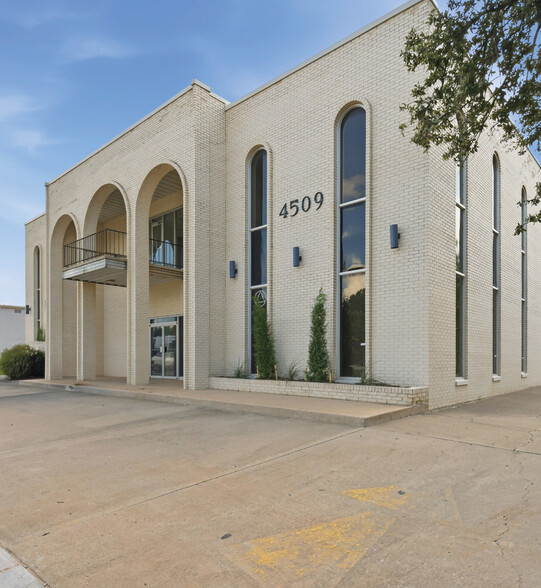 More Photos Of 4509 N Classen Blvd, Oklahoma City Office For Sale