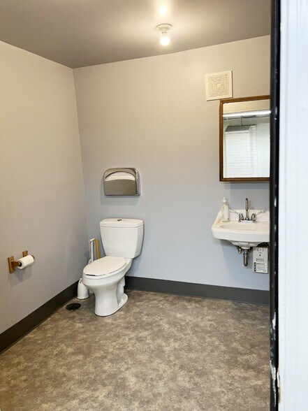 More Photos Of 1600 Kearney St, El Cerrito Loft Creative Space For Sale