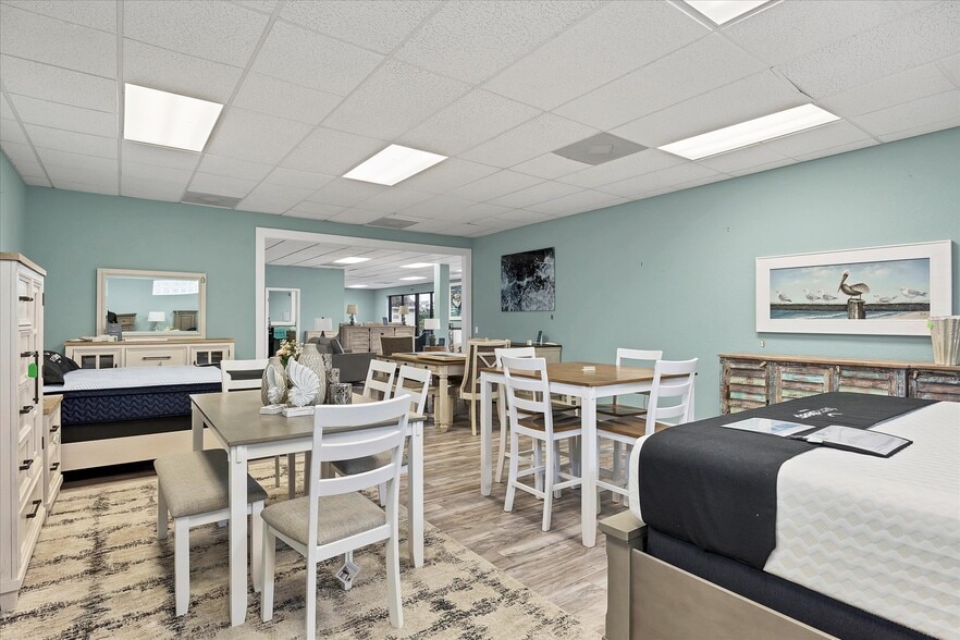 More Photos Of 3279 S Access Rd, Englewood Freestanding For Sale