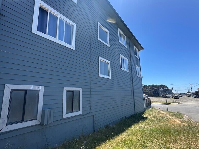 More Photos Of 754 SW Coast Hwy, Newport Hotel For Sale