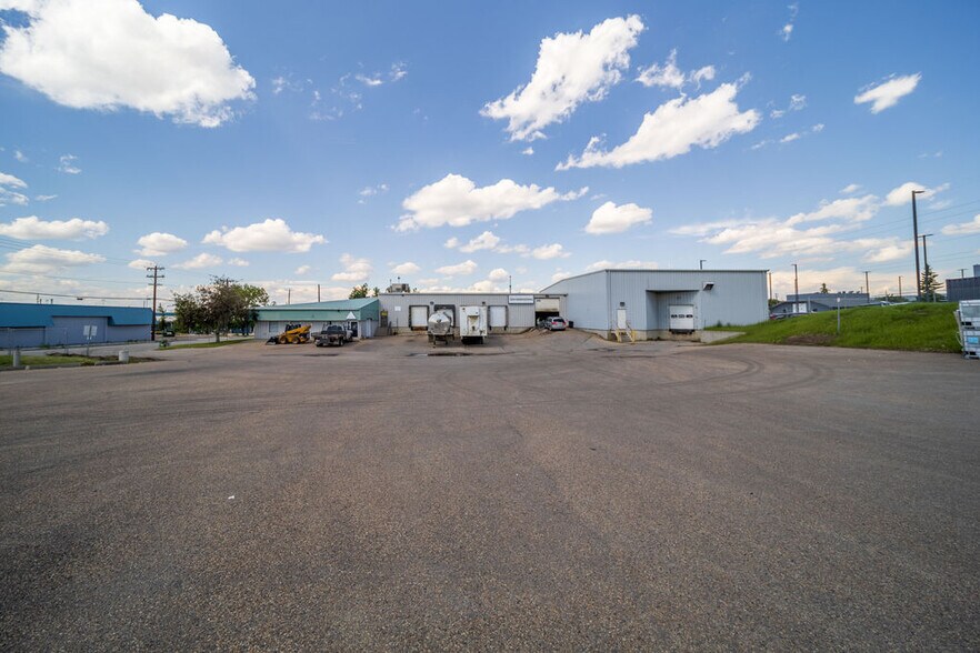 More Photos Of 9750 35th Ave NW, Edmonton Warehouse For Sale