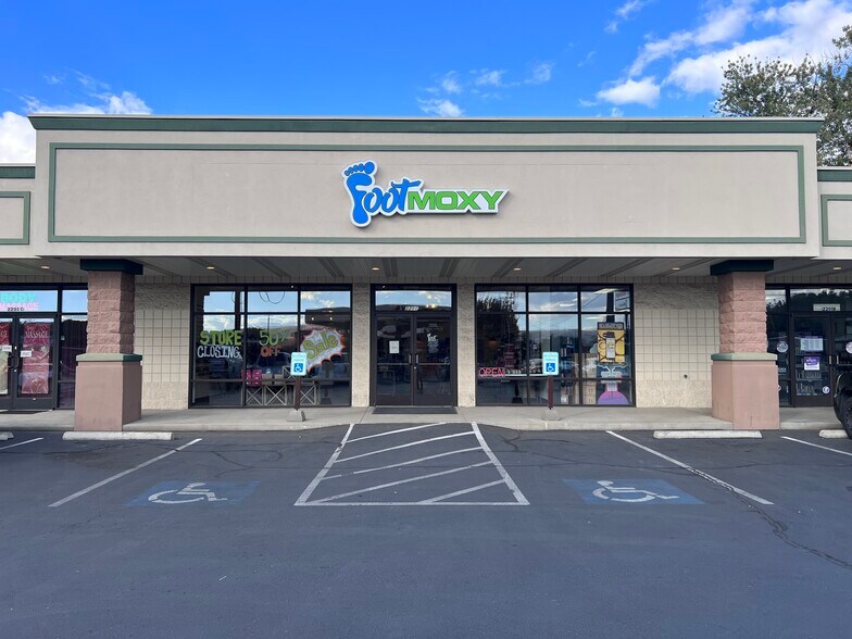 More Photos Of 2201 W Nob Hill Blvd, Yakima Freestanding For Lease