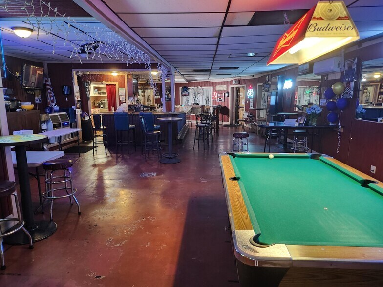 More Photos Of 12347 Palm Dr, Desert Hot Springs Bar For Sale