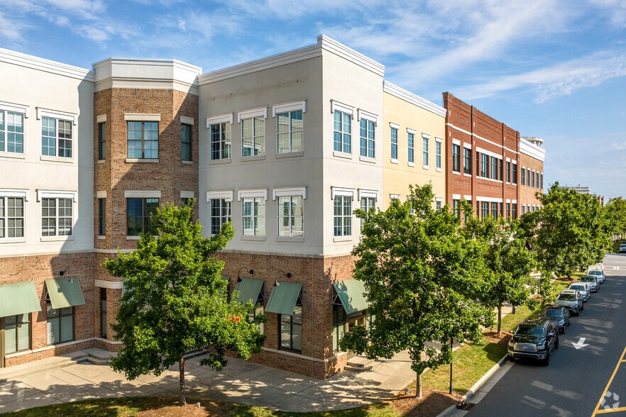 More Photos Of 2015 Ayrsley Town Blvd, Charlotte Unknown For Lease