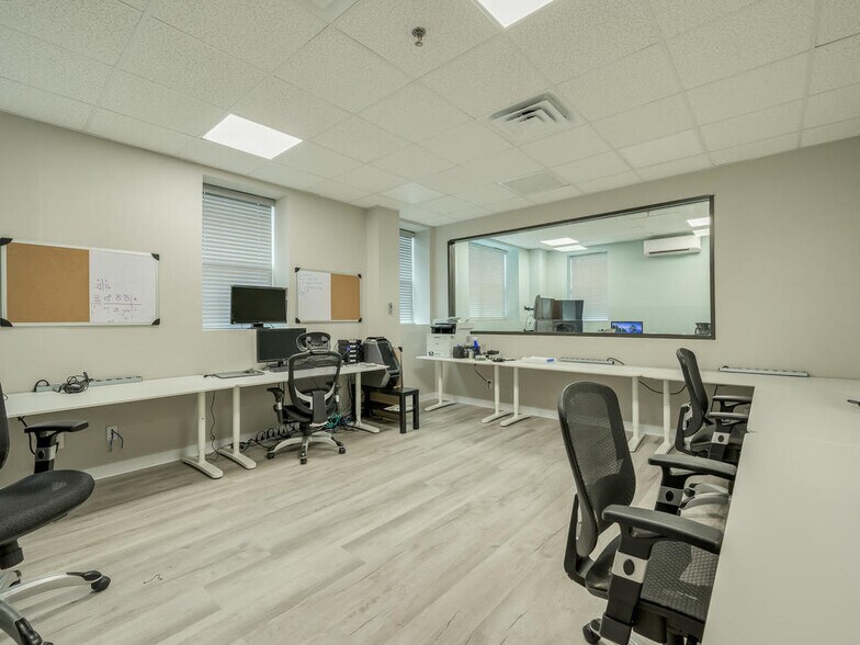 More Photos Of 13802 Ida Ridge Dr, Austin Office Residential For Sale