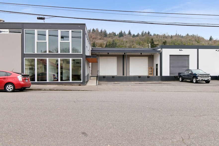 More Photos Of 5805 SW Hood Ave, Portland Warehouse For Lease