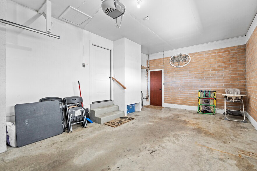 More Photos Of 207 Main St, Rexburg Office For Sale