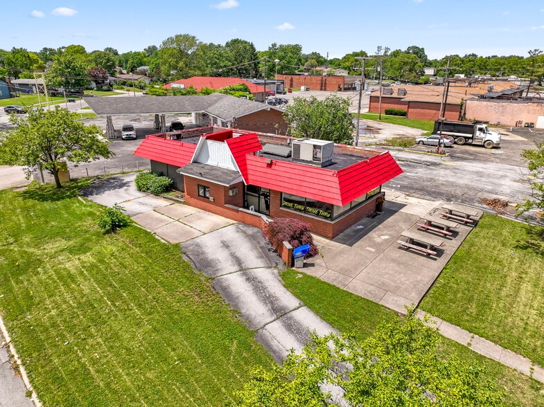 Primary Photo Of 1900 Tamarack Cir S, Columbus Fast Food For Lease