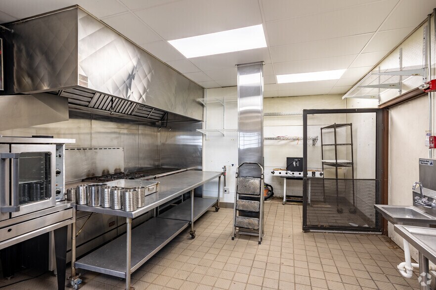 More Photos Of 1350 S Broadway, Denver Lodge Meeting Hall For Sale