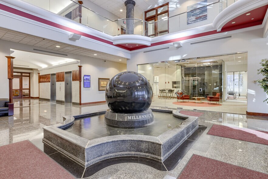 More Photos Of 15858 W Dodge Rd, Omaha Office For Lease