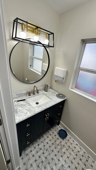 More Photos Of 152 W 500 S, Bountiful Office For Lease