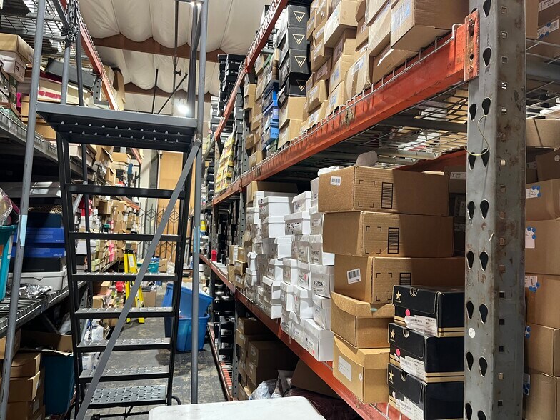 More Photos Of 120-146 W Pomona Ave, Monrovia Warehouse For Sale