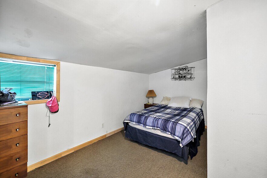 More Photos Of 25031 County Road 42, Paisley Restaurant For Sale