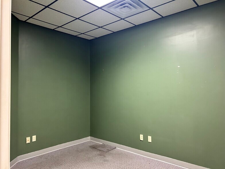 More Photos Of 3234 S Westnedge Ave, Kalamazoo Medical For Sale