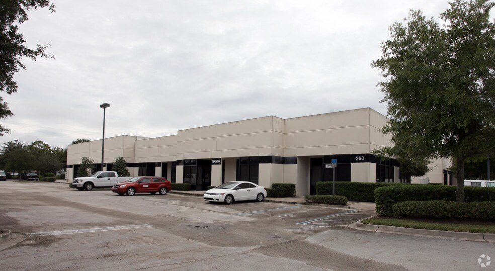 More Photos Of 280 Business Park Cir, Saint Augustine Light Distribution For Lease