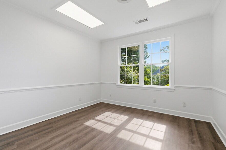 More Photos Of 2856 Johnson Ferry Rd, Marietta Office For Sale