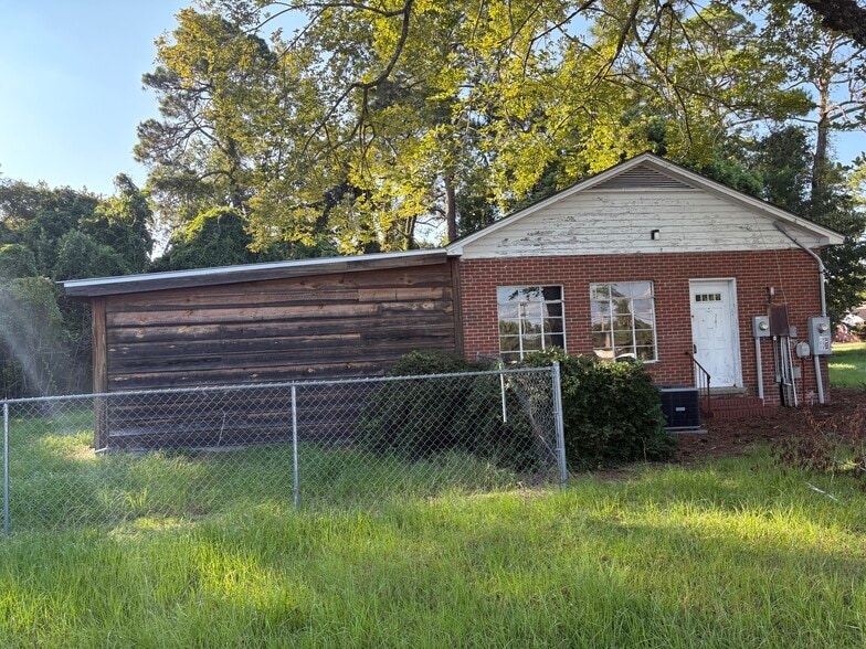 More Photos Of 792 E Cherry St, Jesup Office For Sale