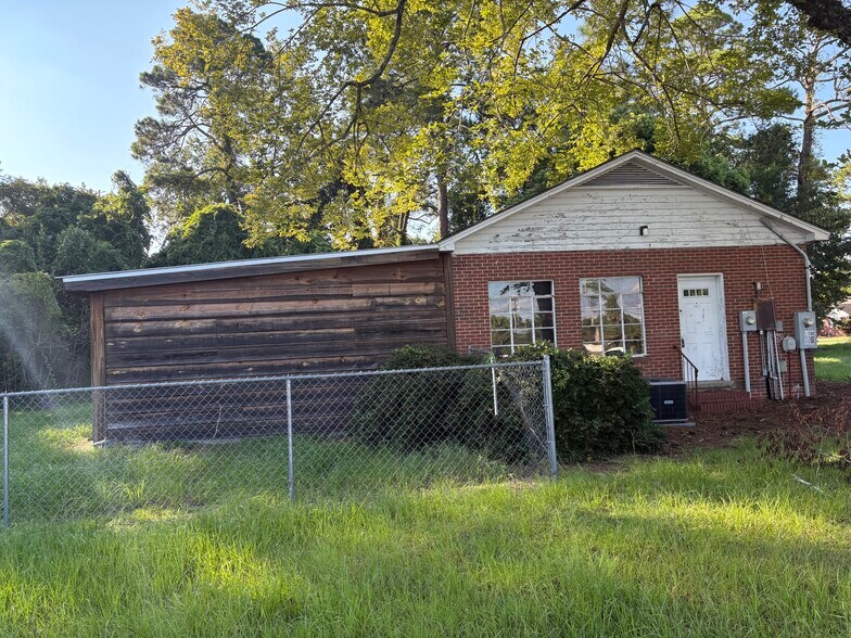 More Photos Of 792 E Cherry St, Jesup Office For Sale