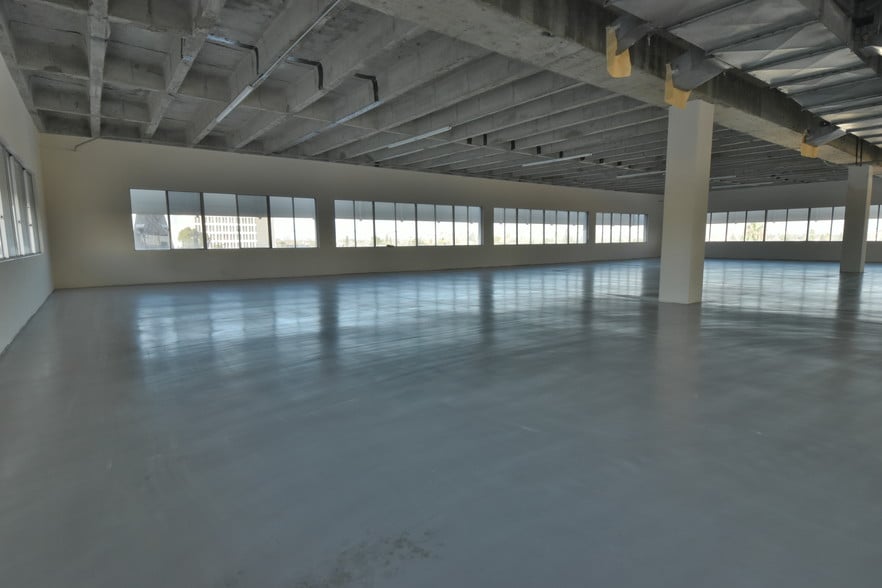 More Photos Of 515 N Sycamore St, Santa Ana Office For Lease