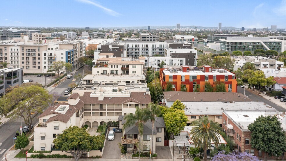 More Photos Of 7154 Lexington Ave, West Hollywood Apartments For Sale