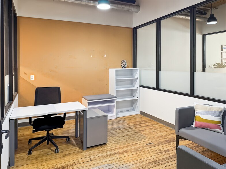 More Photos Of 320 W Ohio St, Chicago Coworking Space