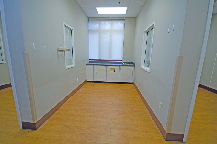 More Photos Of 1922 K M Wicker Memorial Dr, Sanford Medical For Lease