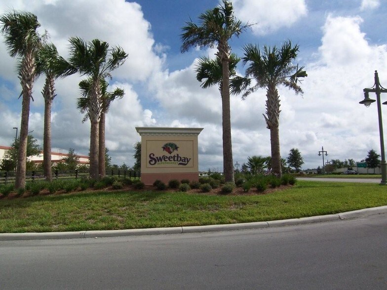 More Photos Of 820 Old Camp Rd, The Villages Supermarket For Lease