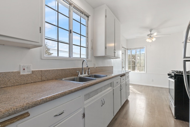 More Photos Of 2117 Stewart St, Santa Monica Apartments For Sale