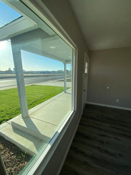 More Photos Of 1679 S O St, Tulare Light Manufacturing For Lease