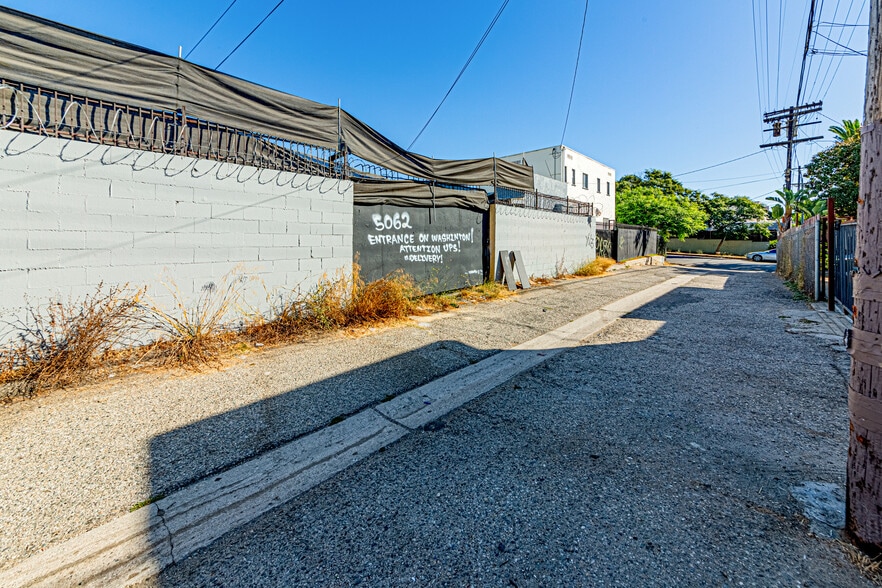 More Photos Of 5062 W Washington Blvd, Los Angeles Hotel For Sale