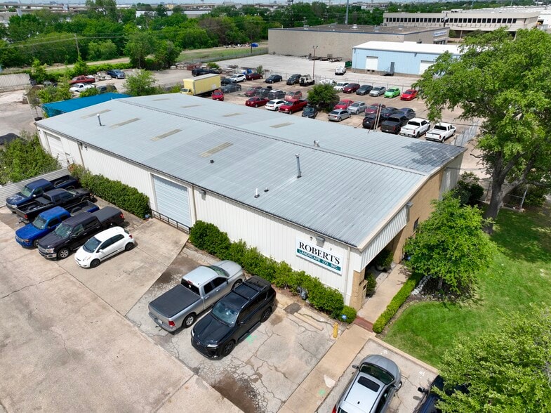 More Photos Of 10711 Shady Trl, Dallas Warehouse For Sale