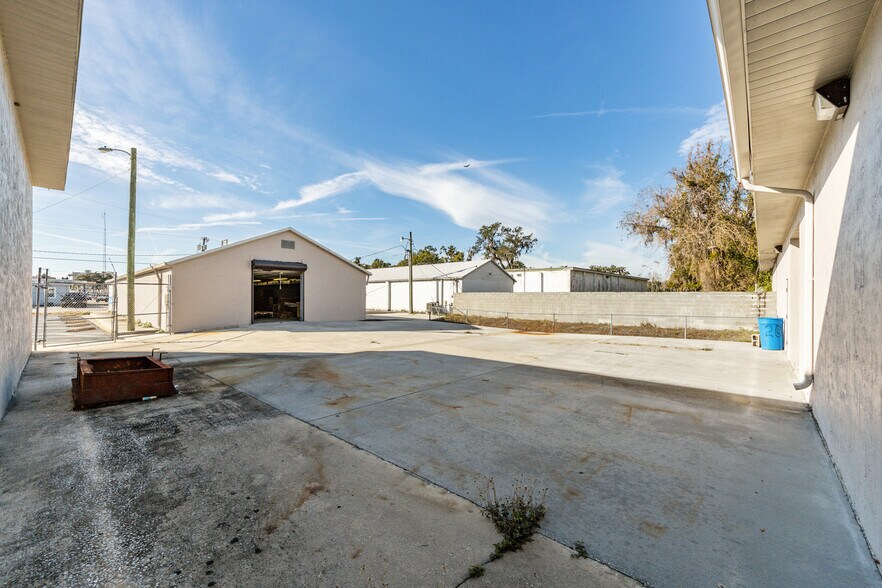 More Photos Of 818 N Magnolia Ave, Ocala Warehouse For Sale
