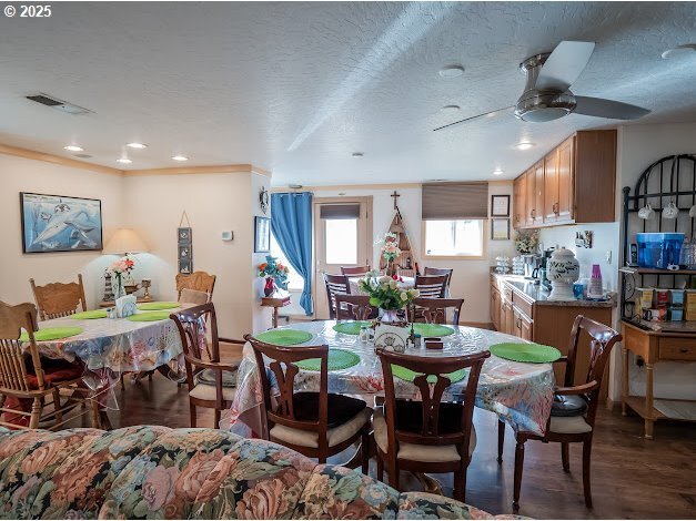 More Photos Of 87991 Territorial Rd, Veneta Hospitality For Sale