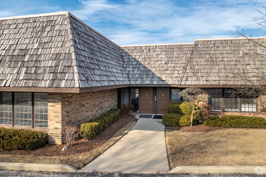 More Photos Of 14047 W Petronella Dr, Libertyville Unknown For Sale
