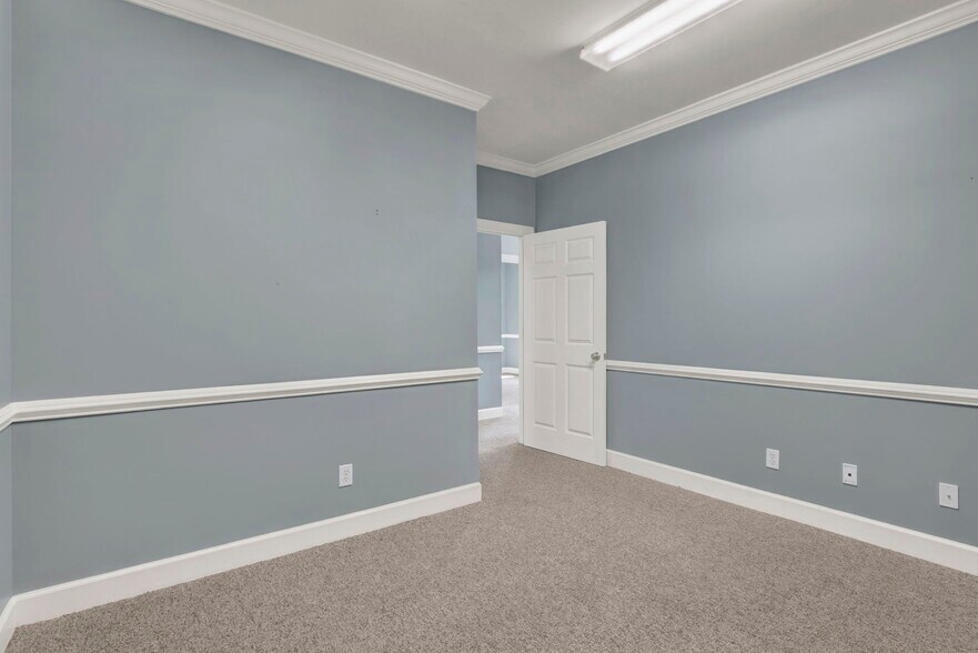 More Photos Of 9100 White Bluff Rd, Savannah Office For Sale